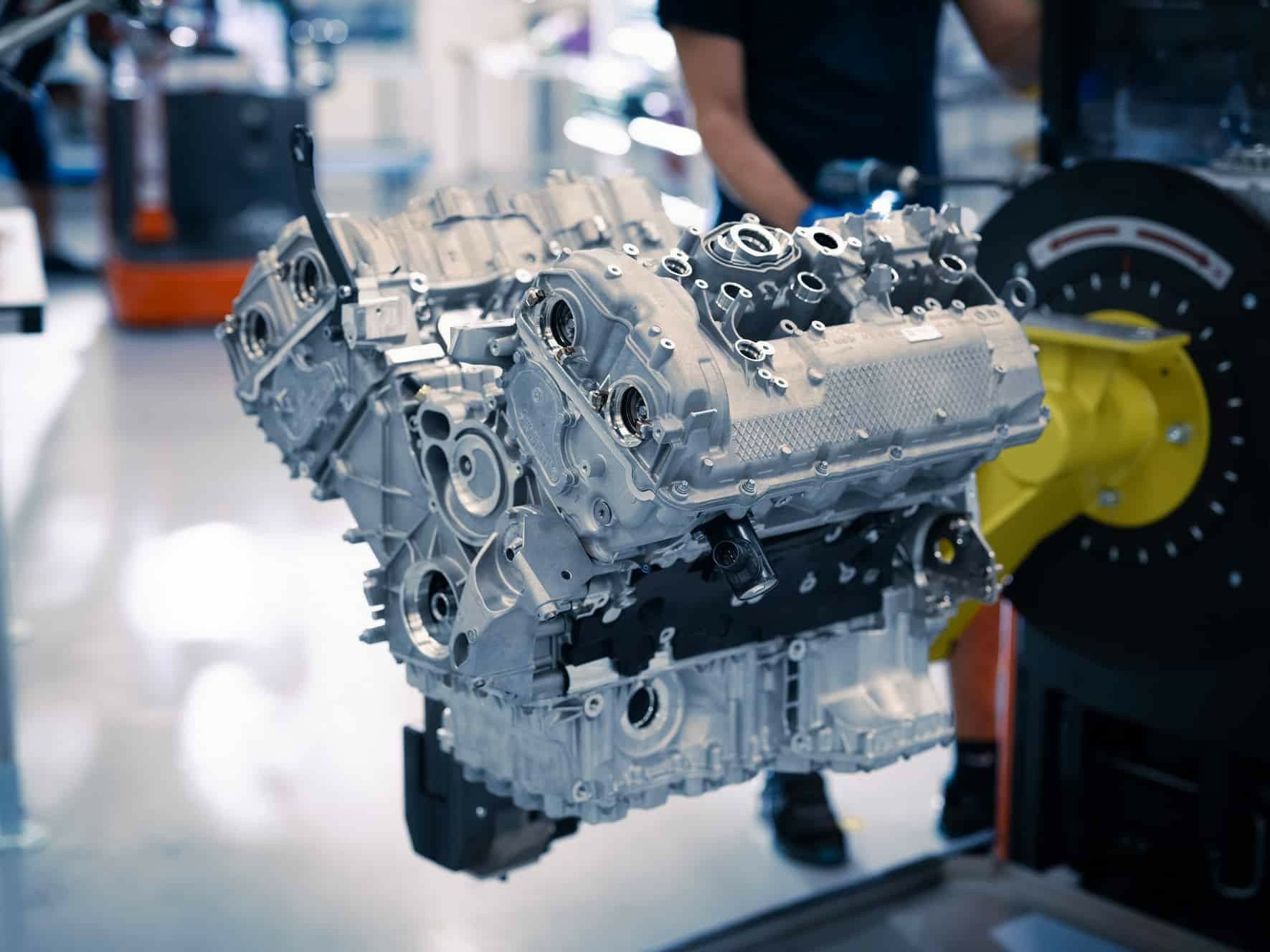 BMW engine assembly~1